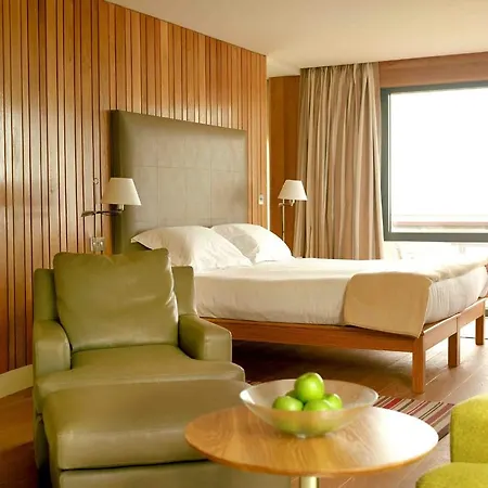 Kelly's & فندق 4*