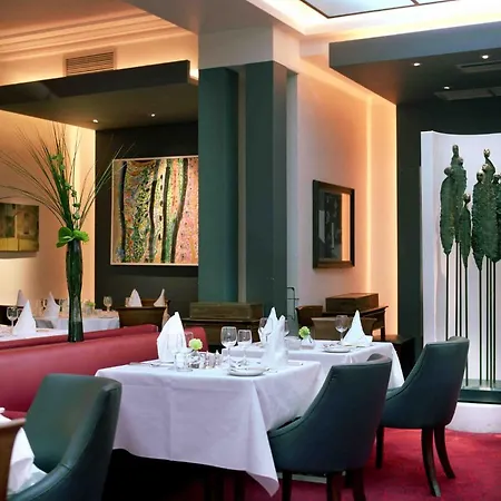 Kelly's & فندق 4*