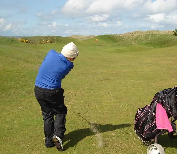 Kelly's & Отель Рослэр