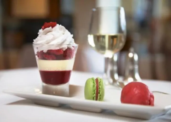 Отель Kelly's & 4*